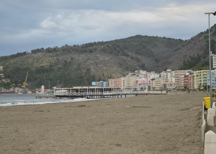 Blini Seaside 公寓 *